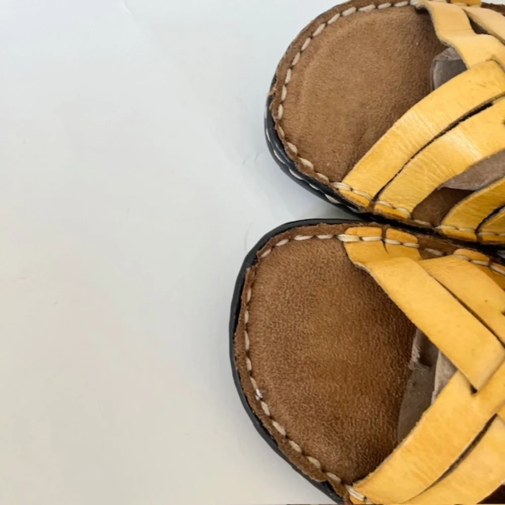 Natural Soul by Naturalizer Yellow Leather Sandals Size 7M - Picture 3 of 7